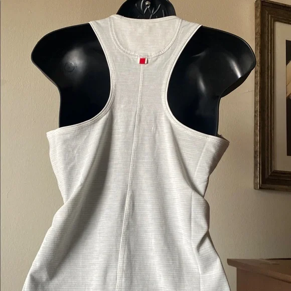 Tracksmith Horizon Tank - Picture 5 of 9